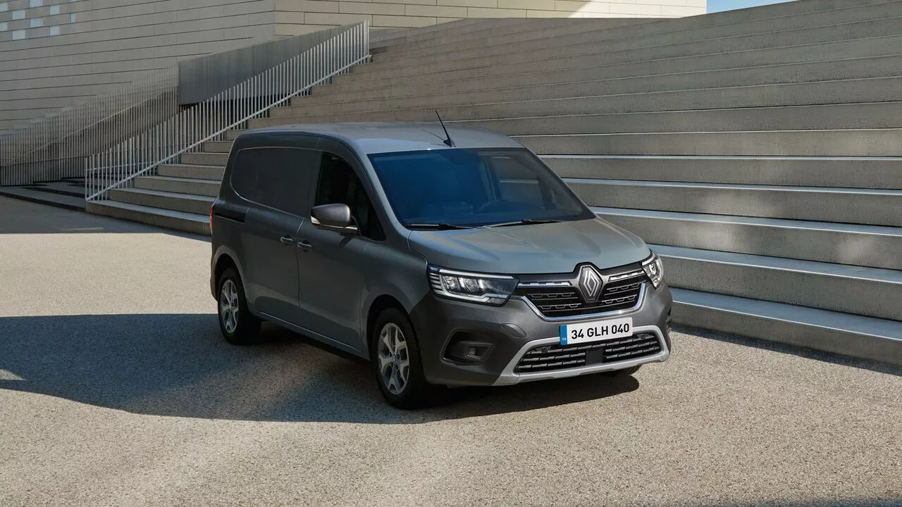RENAULT HAFİF TİCARİ AİLESİNDE 50.000 TL TAKAS DESTEĞİ